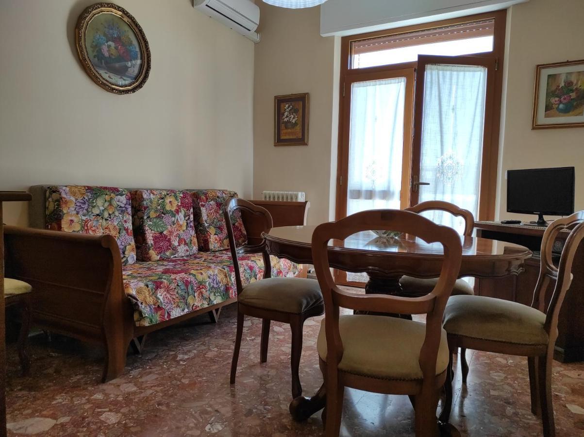 La Colonna Holiday House Apartment Lecce Luaran gambar